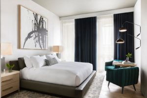 Kimpton Pittman Guest Room – 15 (Photo by Laurie Joliet)