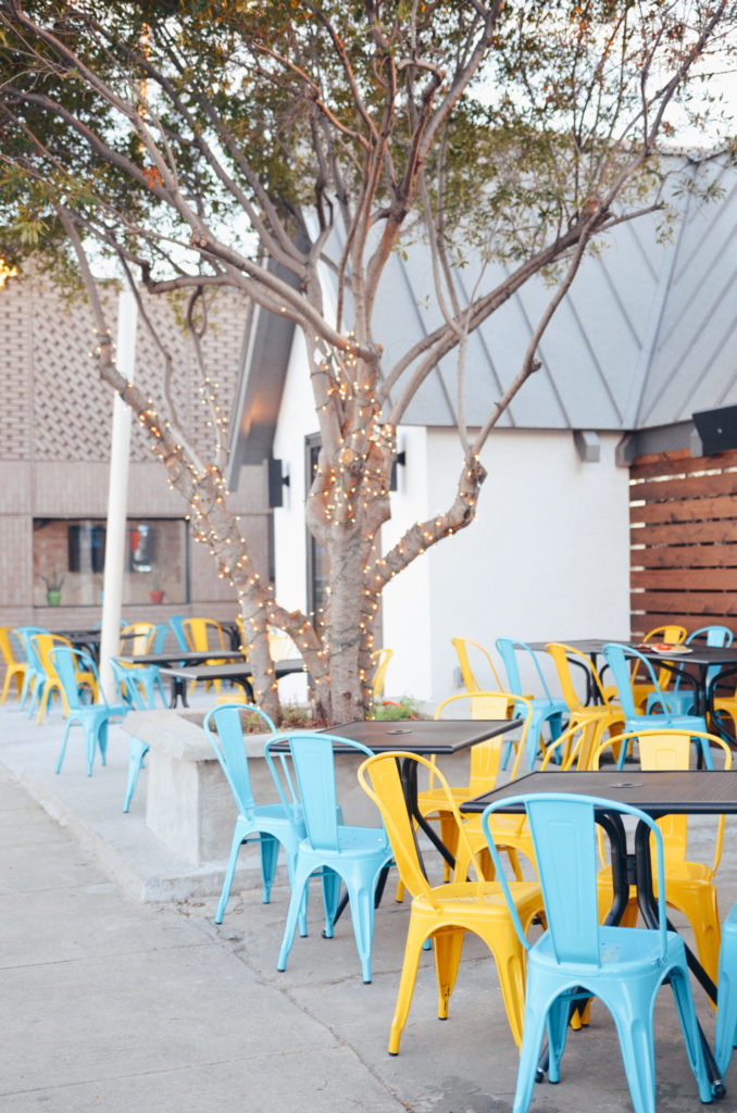 Uno Mas Outside exterior