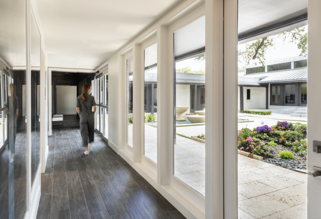 Sydenham Clinic's airy interiors emit a wellness vibe. The Houston clinic will top off at just 1,000 members. (Photo by Julie Soefer)
