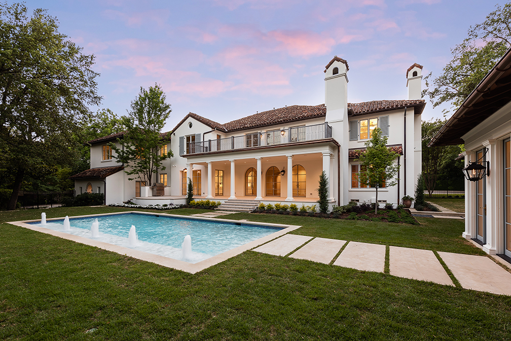 A two-bedroom pool house was included in the renovation. (Photo by Stephen Reed)