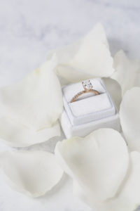 Clean Origin – Oval Diamonds hide their flaws masterfully.