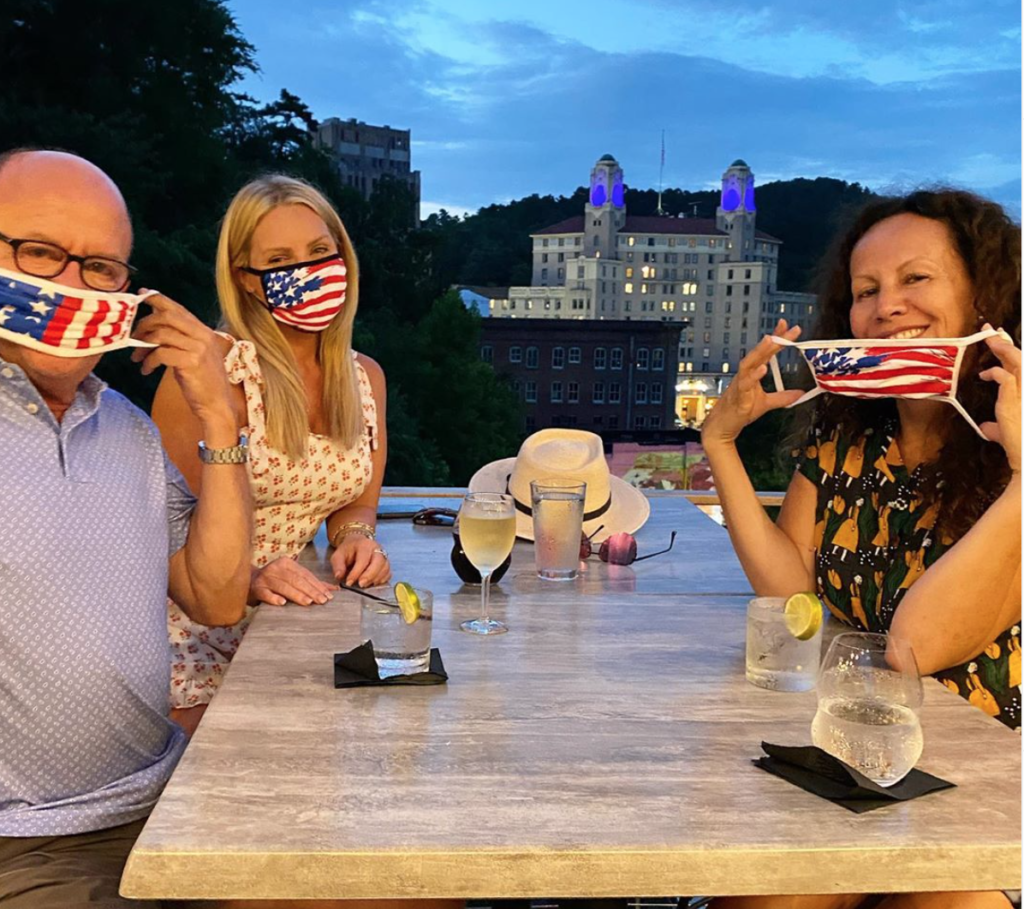Amanda Mills, center, and friends celebrating July 4. (Instagram photo)
