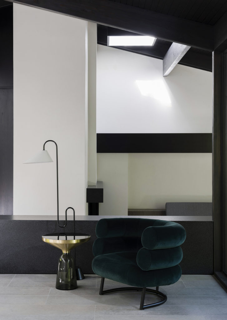 A quiet corner in the midcentury modern dwelling.  (Photo by Jack Thompson Photography)