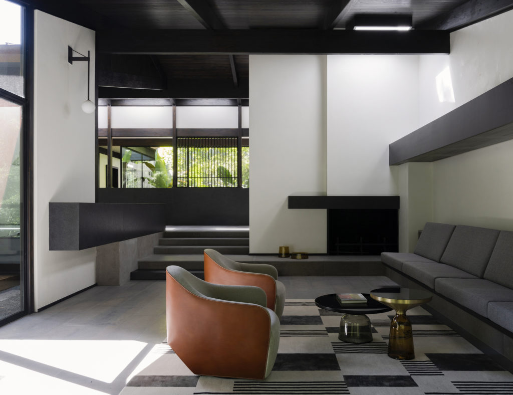 The living room at 2 Tiel Way is at the same location as that of the MacKie & Kamrath home that was original to the site. (Photo by Jack Thompson Photography)