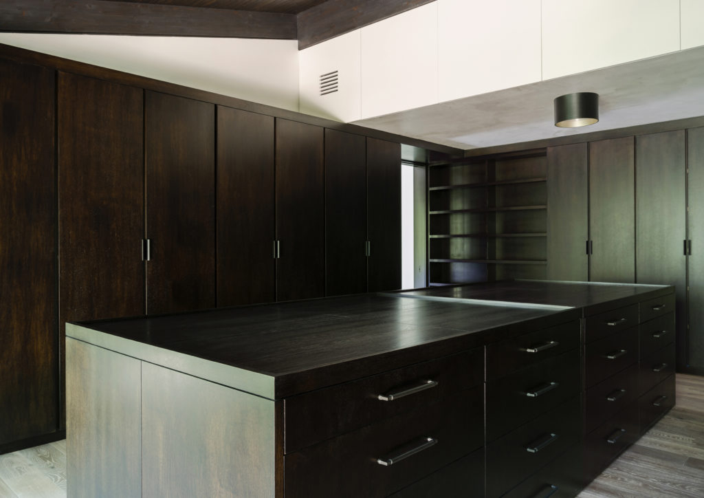 The master closet (Photo by Jack Thompson Photography)