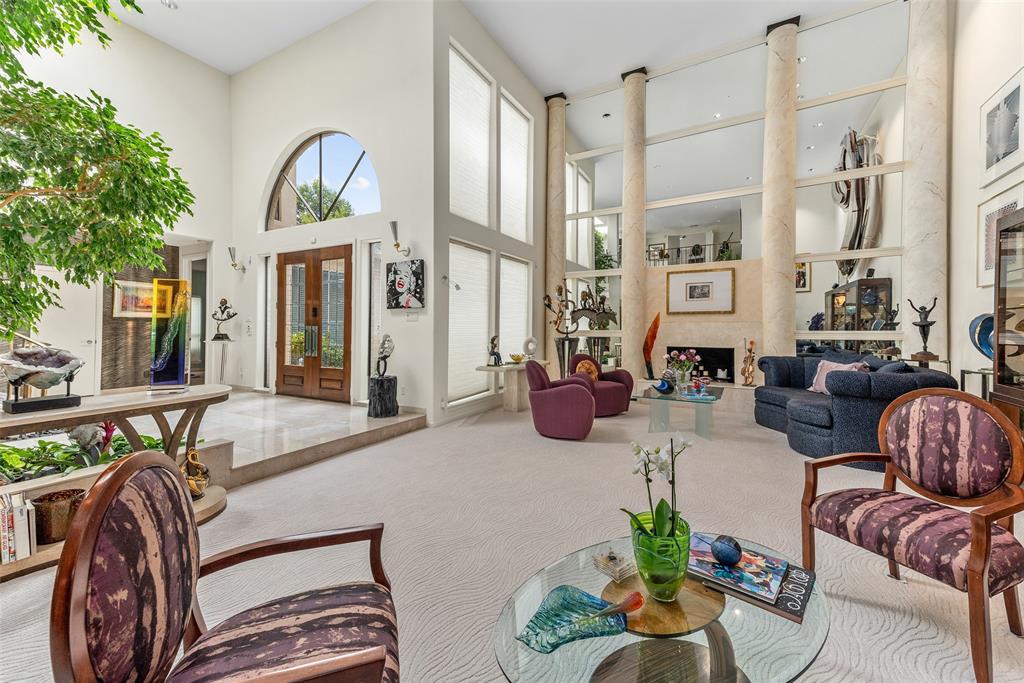 Entertaining on a large scale was instrumental in directing the open plan design of this River Oaks home.