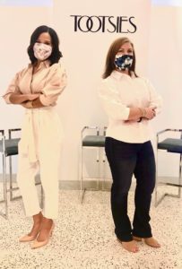 Mia Gradney, Lauren Levicki Courville – introducing the designers (Photo by Dress for Success)