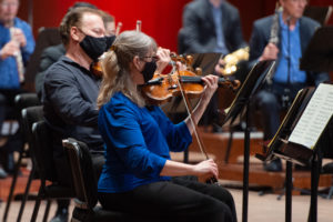 Houston Symphony violinists Ferenc Illenyi and Martha Chapman (Photo by Wilson Parish)