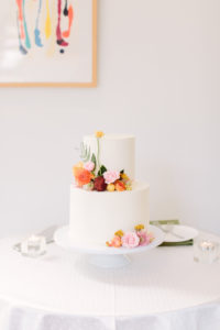 Common Bond crafted the minimalist cake. (Photo by Mustard Seed Photography)