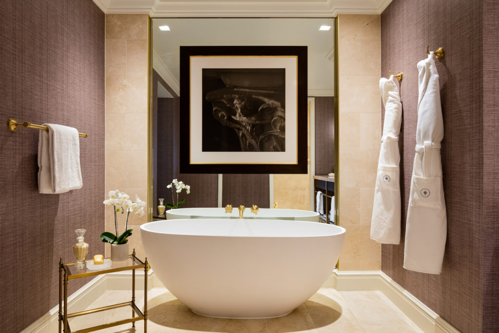 Manor and Estate Suite bath.