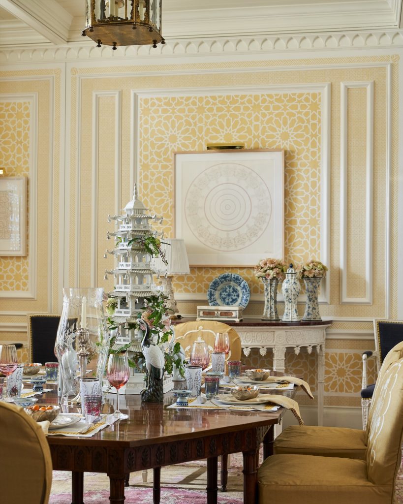 Dining room designed by Cathy Kincaid.
(Photo by Stephen Karlisch)