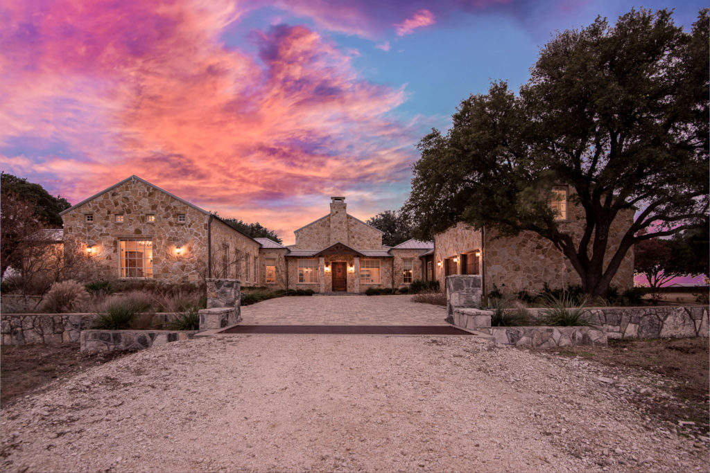 Rocasa Ridge offers an expansive ranch estate.