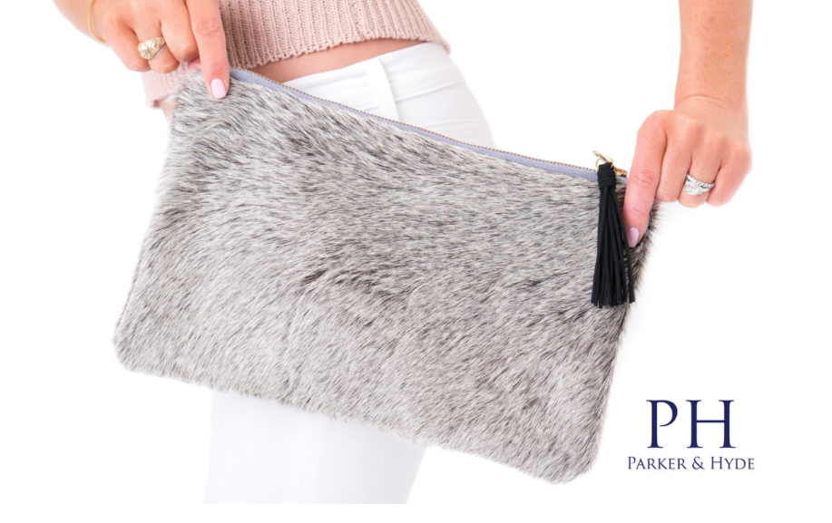 A newcomer to the scene, Dallas-based Parker & Hyde brings its collection of fashion, rugs and furnishings to the virtual market. 