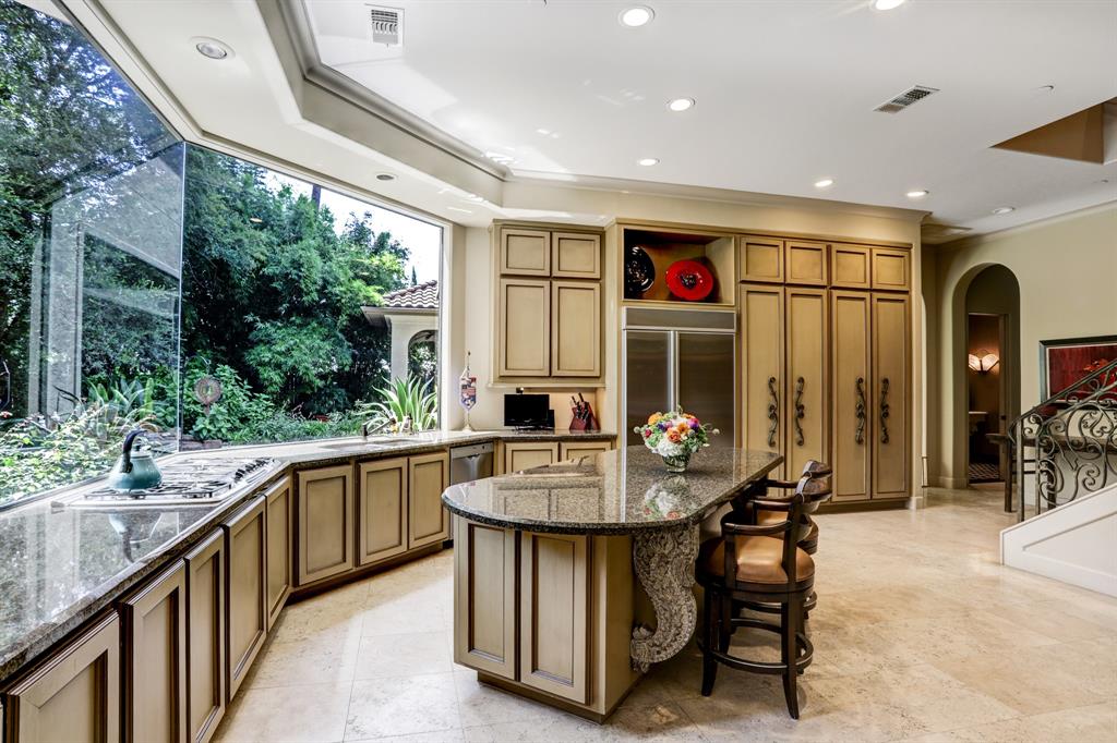 Wickwild spacious kitchen