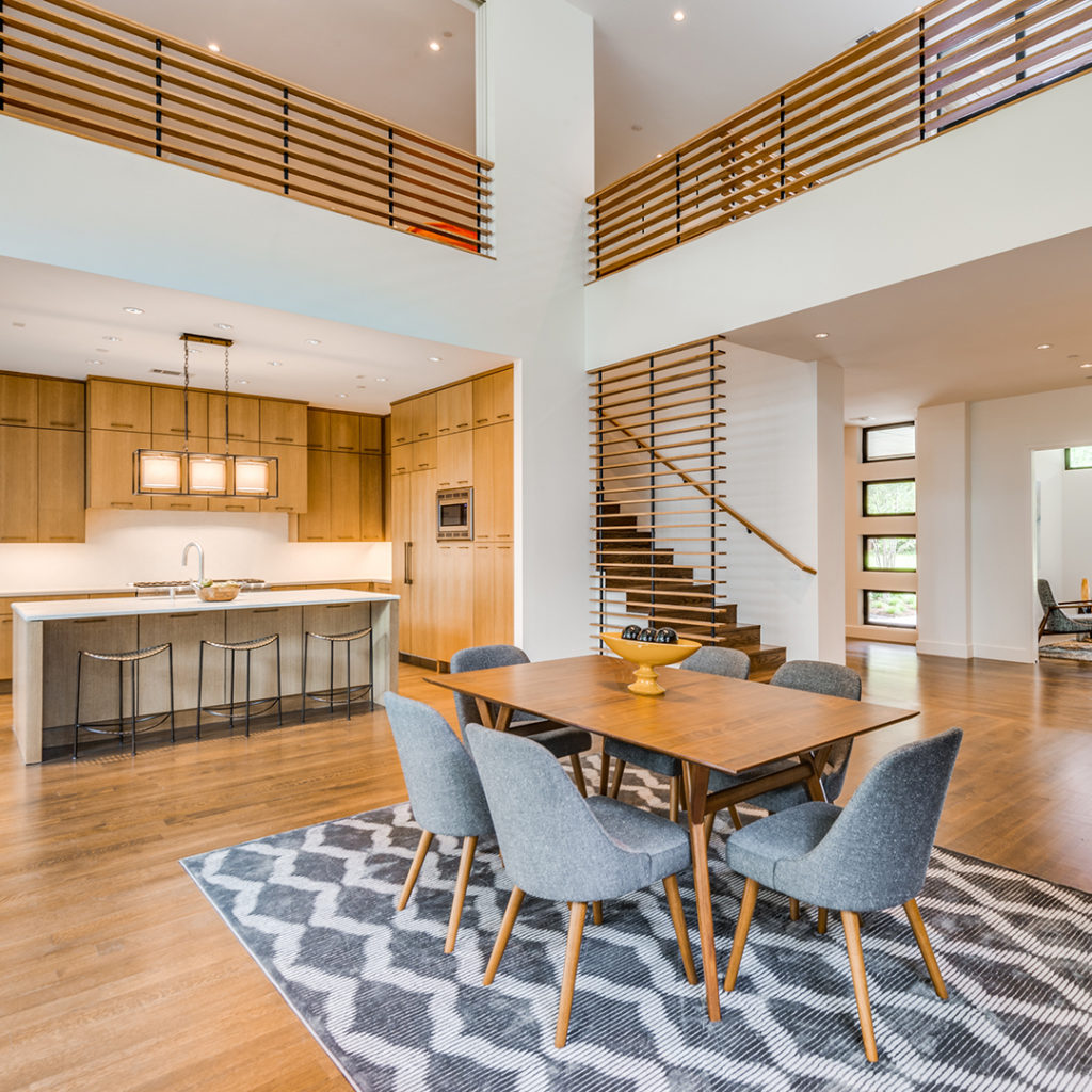 Strait Lane Residence // DGA - Douglas Guiling Architect (photo by shoot2sell)