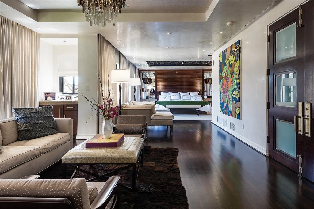 One of four bedroom suites. (Photo by Alex Perry, Allie Beth Allman & Assoc.)