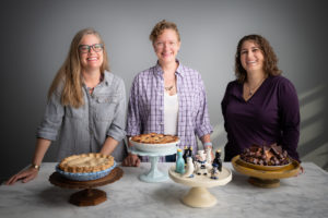 Alison_Matis_Cheryl_Weis_Emily_Mantooth_01 (Photo by Manny Rodriguez)