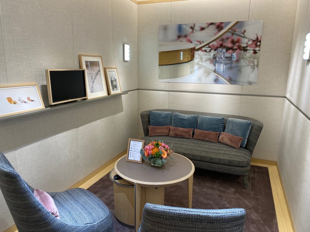 The intimate client lounge in De Beers Jewellers in The Galleria.