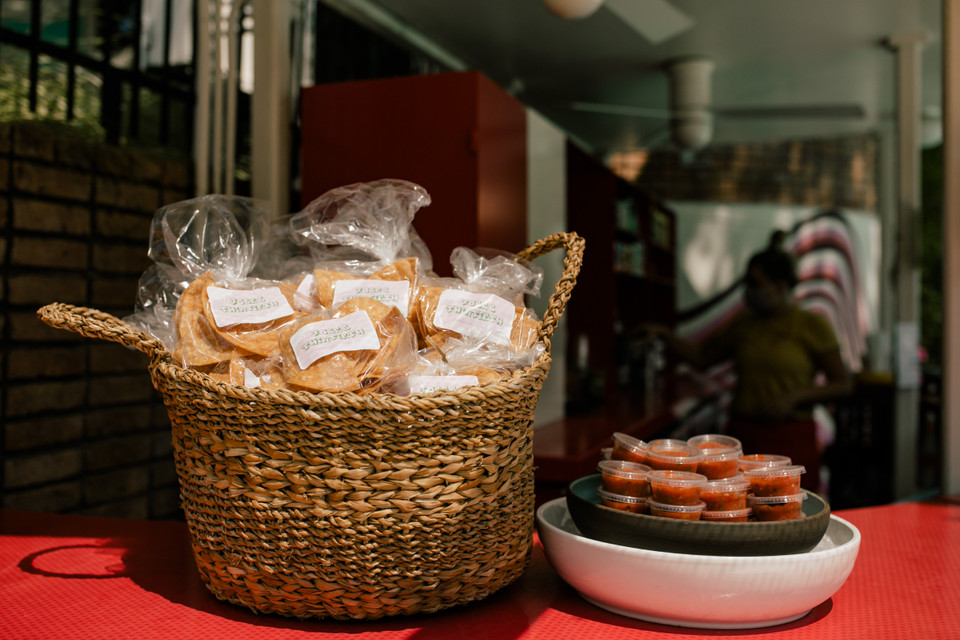 Rudelson suggests using individually packaged apps in single-use, environmentally friendly, disposable packaging.  (Photo by Amanda Pomilla Photography.)