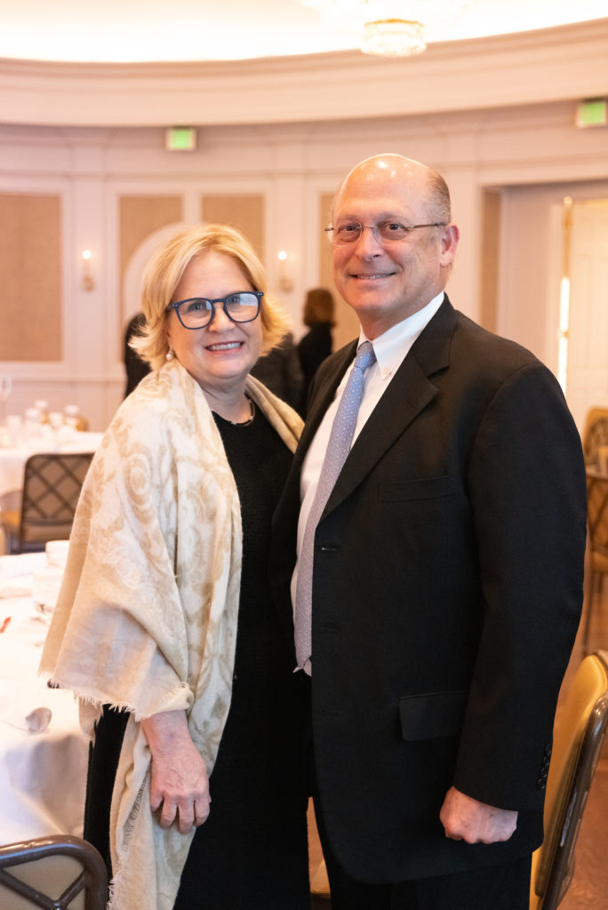 Lesa & Steve Lawrence at the Houston Hospice Laura Lee Blanton Community Spirit Award dinner. (Photo by Daniel Ortiz)