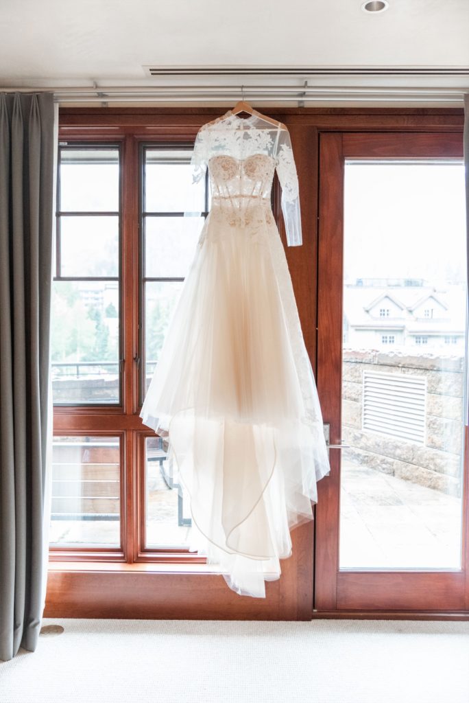 Niki Duck's Vera Wang bridal gown. (Photo by Lady Ilg Photography)