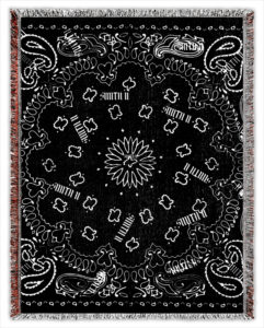 107 S2_BANDANA_BLANKET