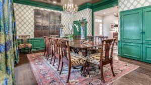 Green Tree – dining with green laquer paint