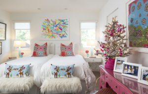 Smiley – guest rooms enjoy pops of color