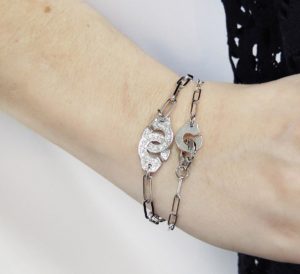 Ylang – Handcuff clasp bracelet (2)