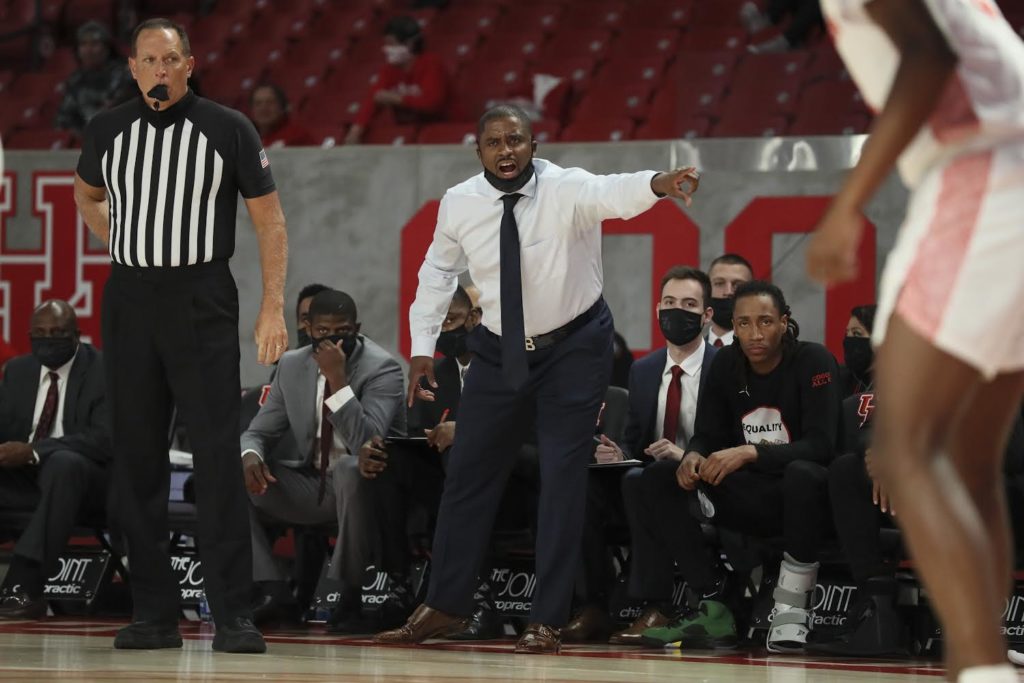 Quannas White was Kelvin Sampson's point guard on an Oklahoma Final Four team. Now, he wants to help his mentor win a national title. (Courtesy UH Athletics)