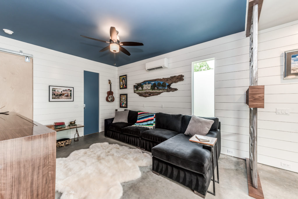 Each of the Nouveau Bungalows in Rosslyn Heights open plan has a comfortable living area. 