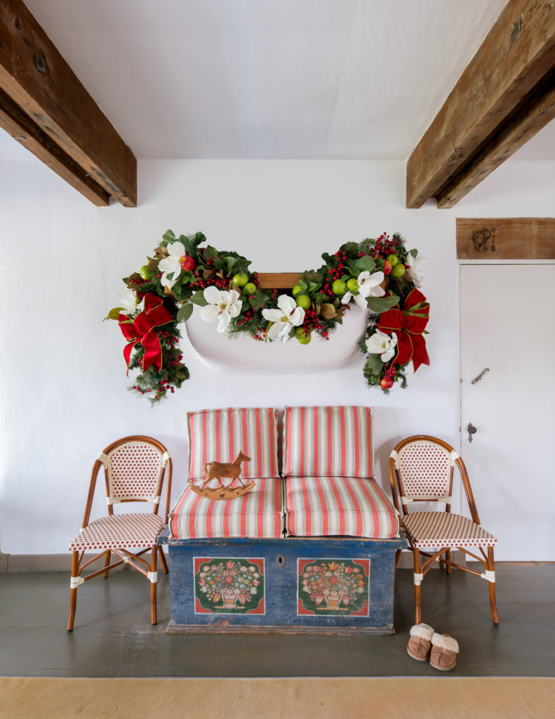 The Charleston wreath, which retails for $760. (Photo by Costa Christ Media)