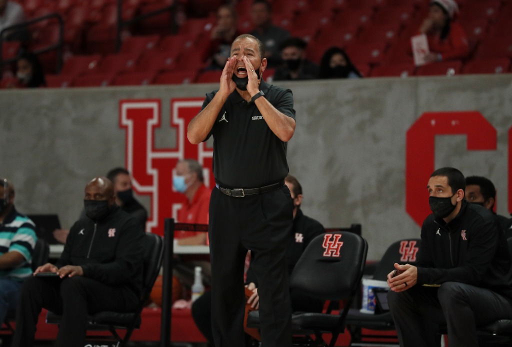 UH coach Kelvin Sampson is going with a new sideline look this COVID season. (Photo by UH Athletics)