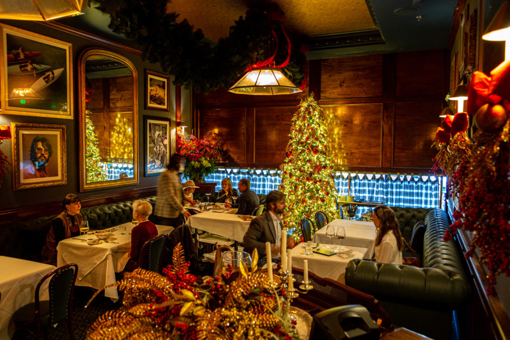 Turner’s embraces the holiday season with stunning decor by John Friedman Flowers.