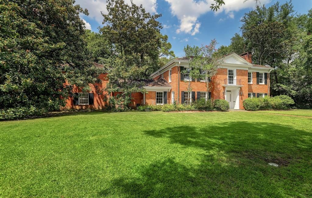 3702 Knollwood