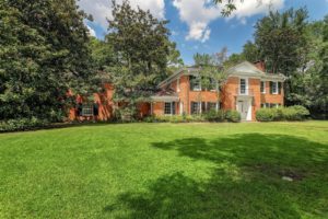 3702 Knollwood