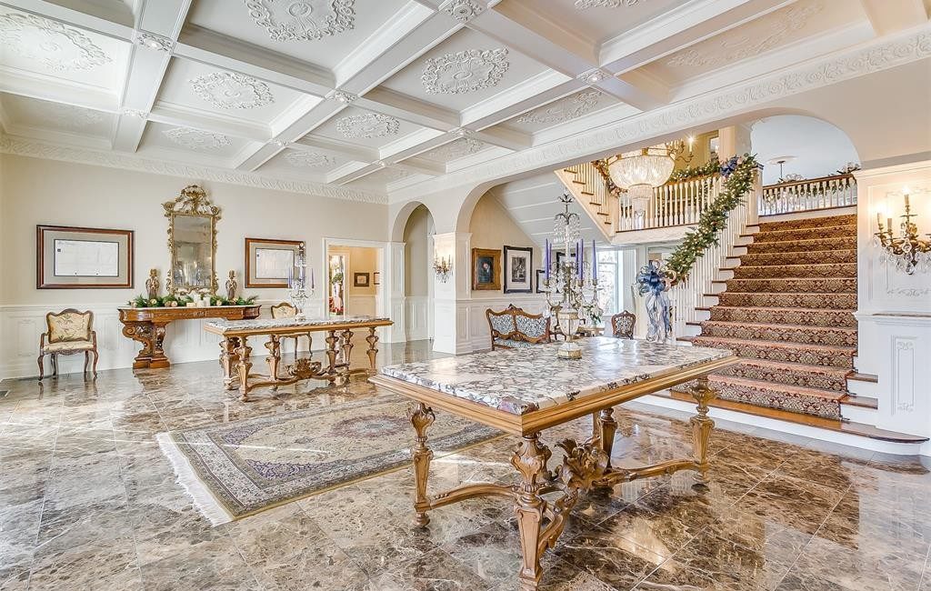 5100 Crestline Road – An entry hall like none-other greets you as you enter