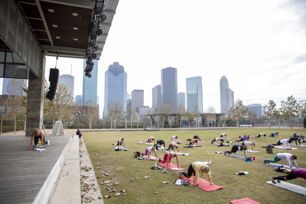 As many as 50 stylish femmes joined Erin Stewart for her Savor + Sweat exercise class at Buffalo Bayou Park.  (Photo by Jenny Antill Clifton)