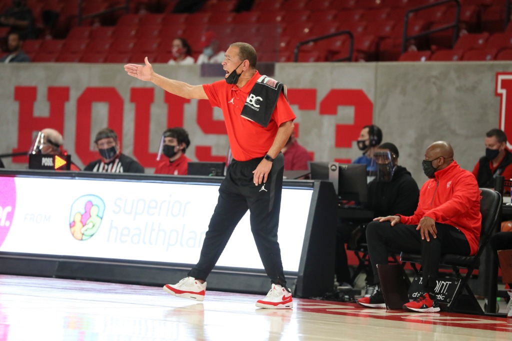 University of Houston basketball coach Kelvin Sampson never lets up on the sidelines — no matter the score. (Courtesy UH Athletics)