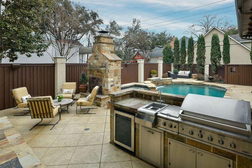 The outdoor living space brings leisure time into focus.