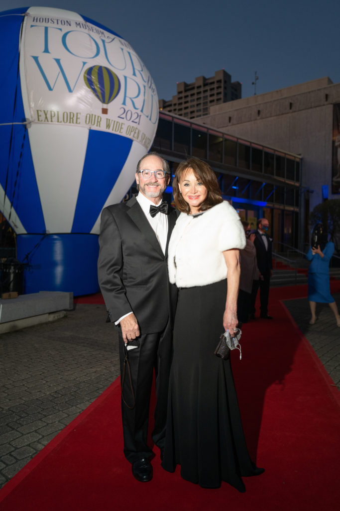 Stuart & Gaye Lynn Zarrow at the Houston Museum of Natural Science 'Tour the World' gala. (Photo by Daniel Ortiz)