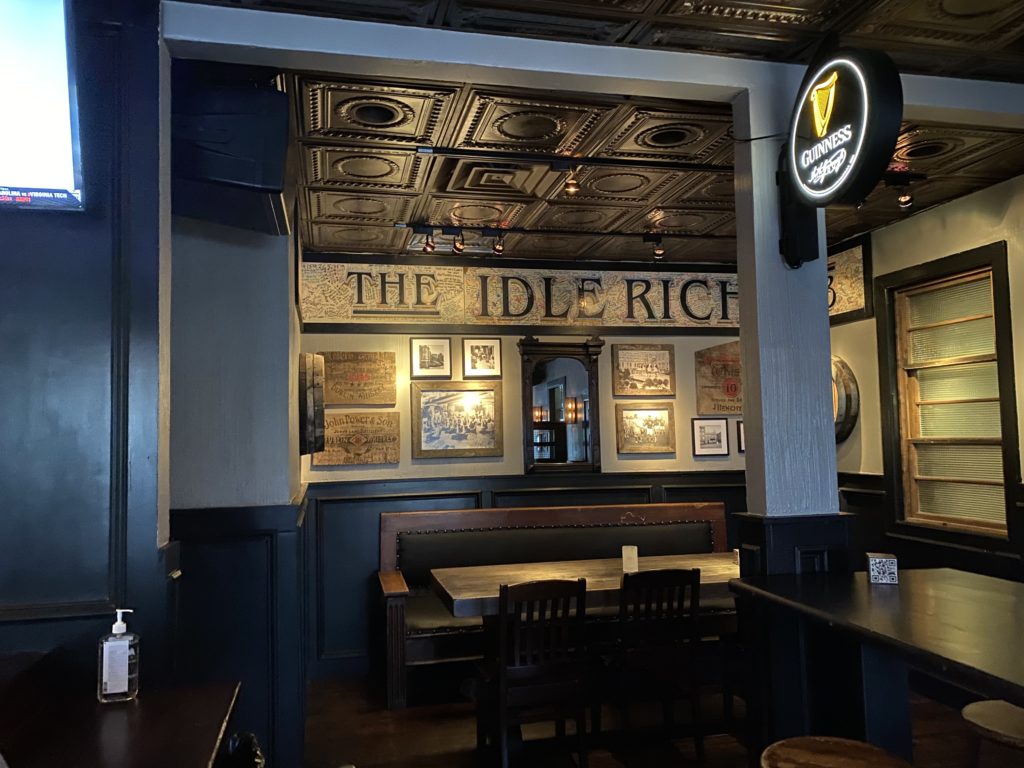 Spider Murphy's pays homage to The Idle Rich pub with a sign from its "wake." (Photo by Megan Ziots)