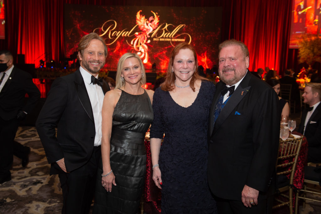 Eric & Lisa Lindsey, Lindy & John Rydman  at the Houston Symphony Ball where the Rydmans of Spec's Wine, Spirits & Finer Foods selected wines for the dinner. (Photo by Wilson Parish)