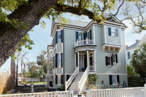 2021 GHF Homes – 2319 Ave M 03 ext (Photo by Koby Brown Photography)