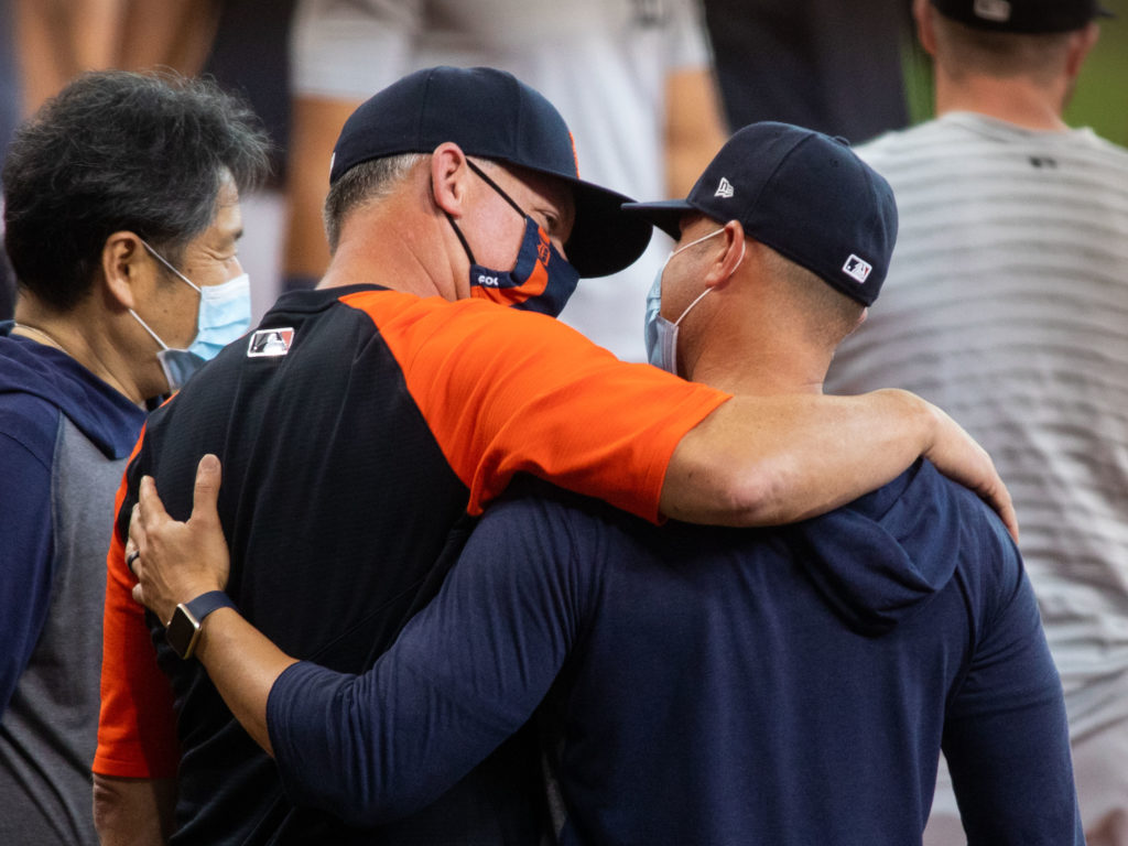 Tigers manager A.J. Hinch reconnected with old friends at Minute Maid Park. (Photo by F. Carter Smith)
