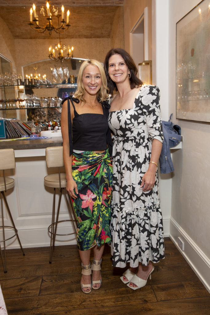 Erin Steward, Allison Powell at the dinner honoring the designers of Cara Cara fashions (Photo by Jenny Antill Clifton)