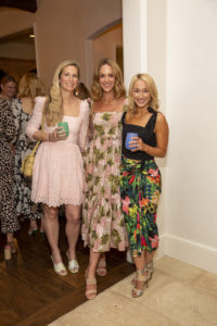 Kelley Scofield, Allison O’Neill, Erin Stewart at the Cara Cara dinner hosted by The Avenue’s Lyndsey Zorich. (Photo by Jenny Antill Clifton)