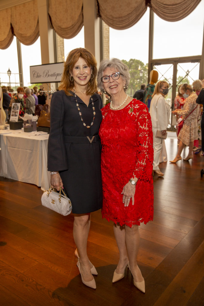 Vicki West, Gayle Eury (Photo by Jenny Antill Clifton)