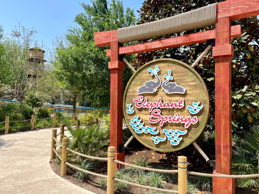 New sign points the way to Elephant Springs. Photo by Courtney Dabney.