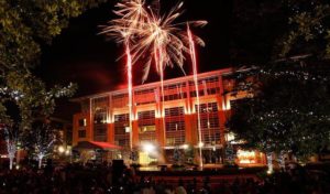 The CITYCENTRE Fourth of July fireworks spectacular begins at 9:30 pm.